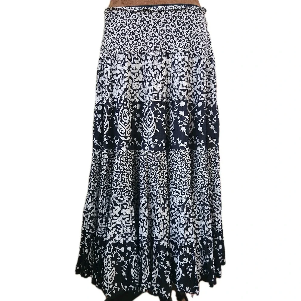 Rampage Circle Skirt‎ Size 7 Low Rise Bohemian Black White Midi Festival Summer